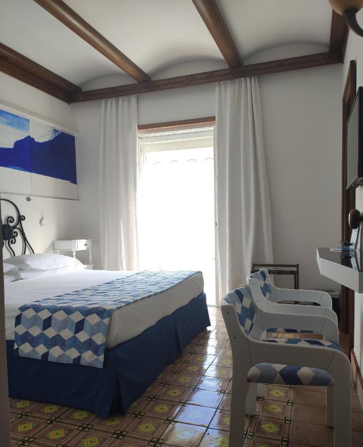 Taverna Del Capitano Marina del Cantone ภายนอก รูปภาพ