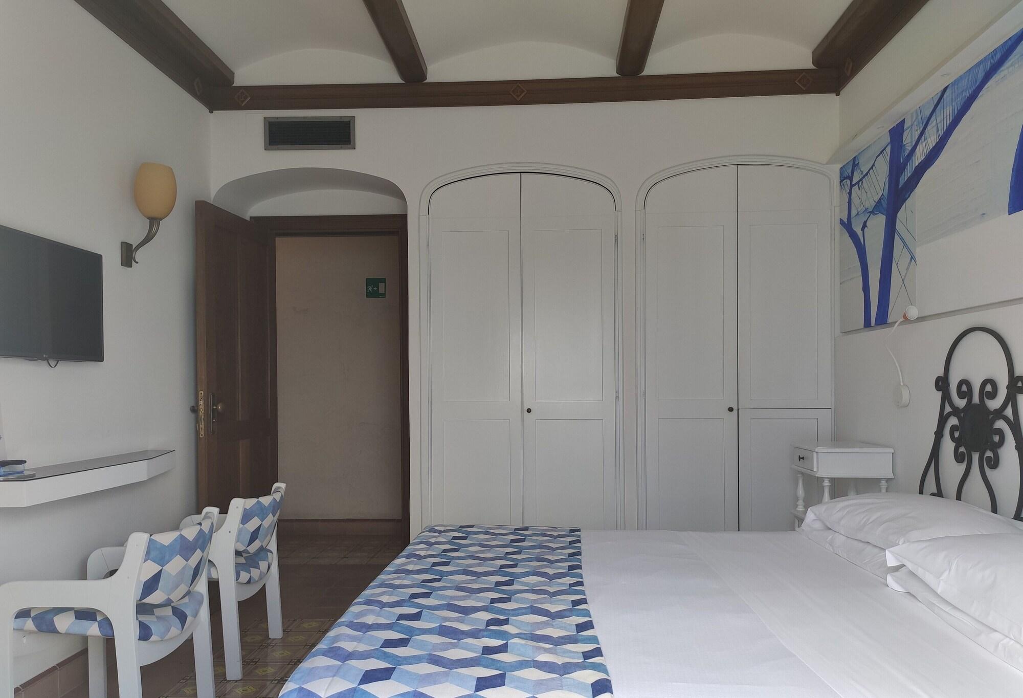 Taverna Del Capitano Marina del Cantone ภายนอก รูปภาพ