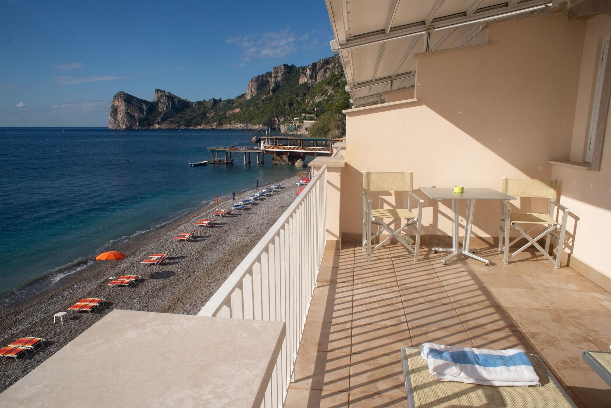 Taverna Del Capitano Marina del Cantone ภายนอก รูปภาพ